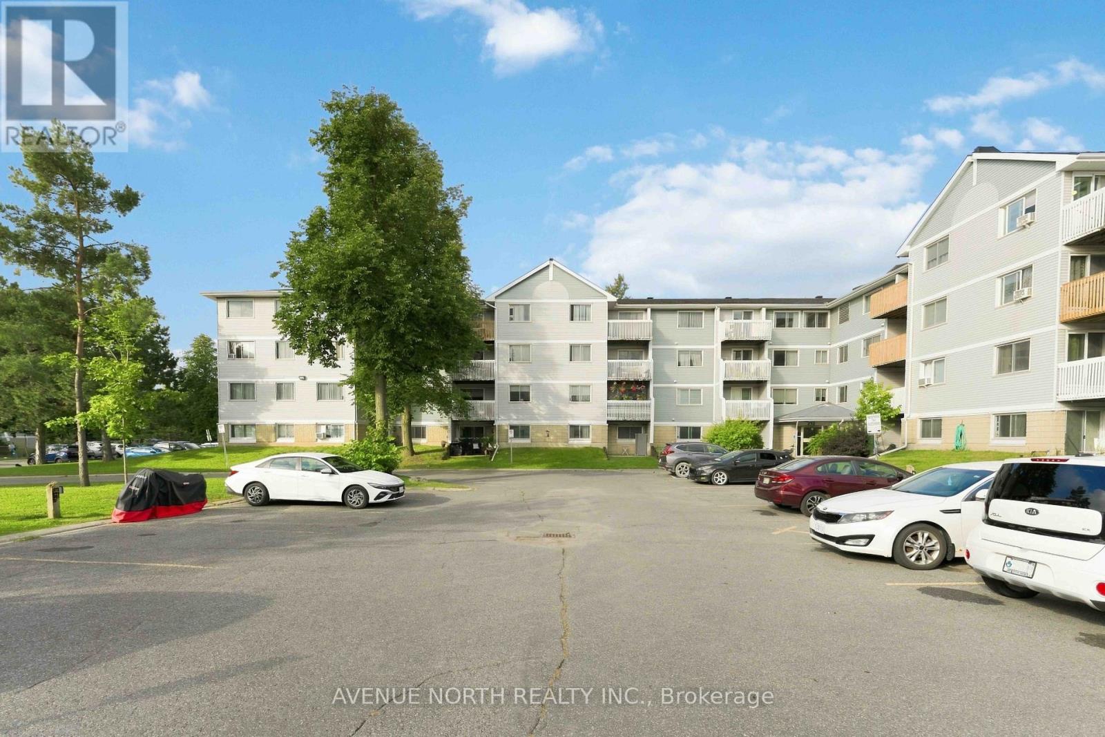 210 - 212 VIEWMOUNT DRIVE