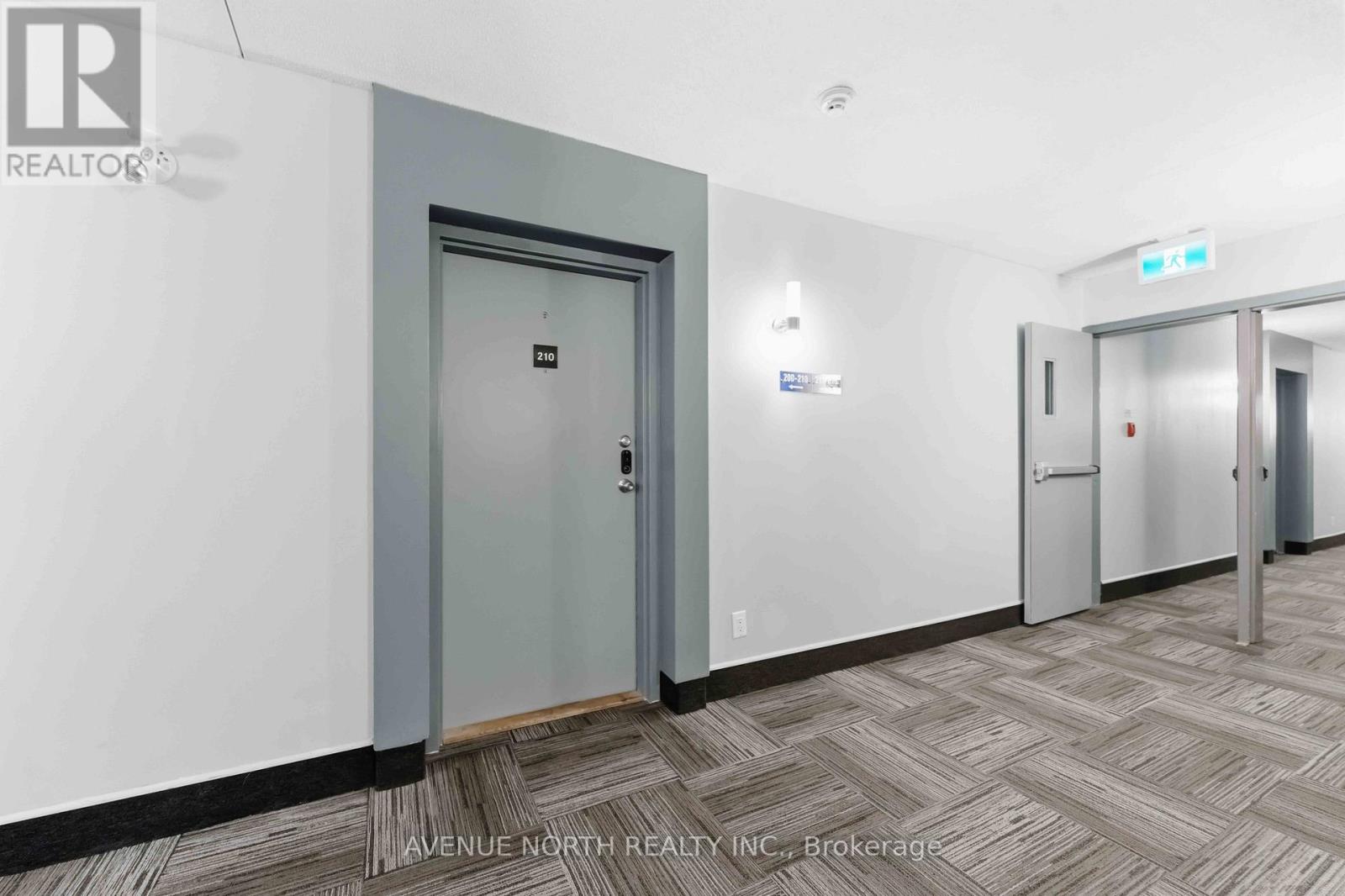 210 - 212 VIEWMOUNT DRIVE