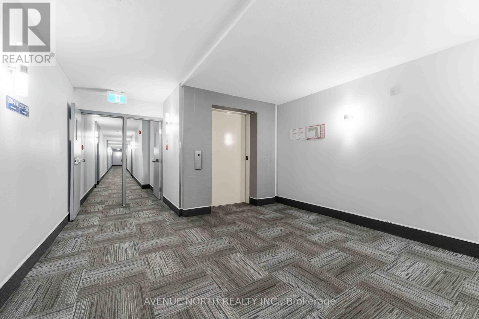 210 - 212 VIEWMOUNT DRIVE