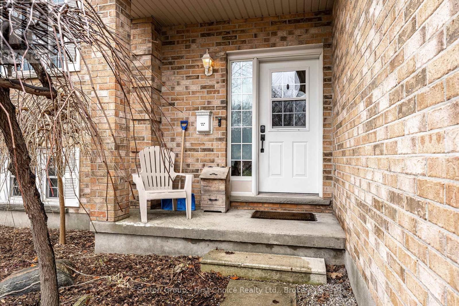 27 MCQUEEN COURT
