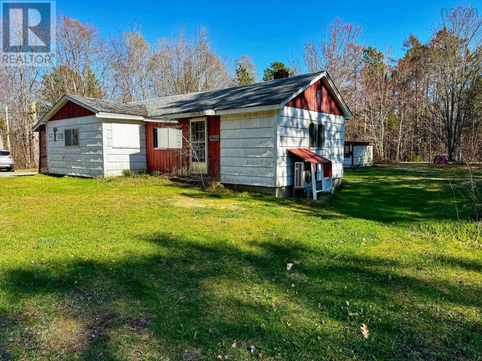 9932 Highway 201 - Photo 2