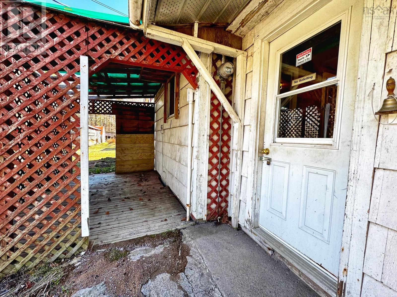 9932 Highway 201 - Photo 3