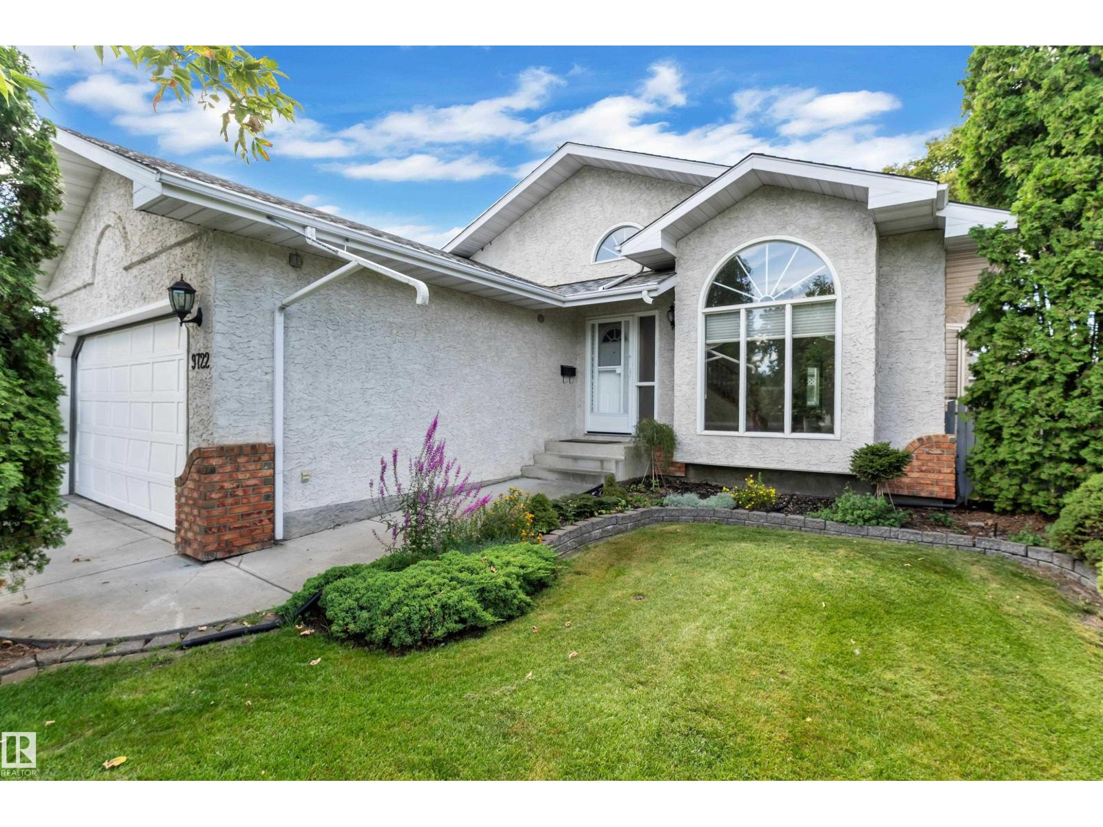 9722 157 ST NW