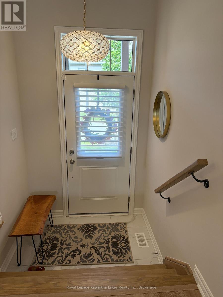 UNIT 42 - 17 LAKEWOOD CRES CRESCENT