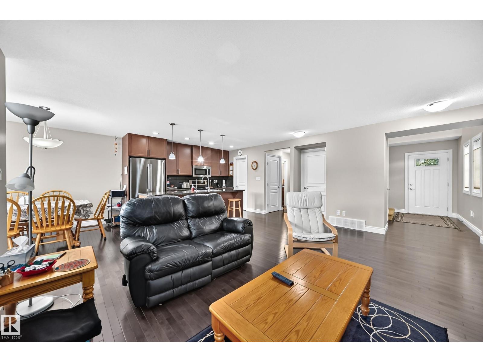 4904 214 ST NW
