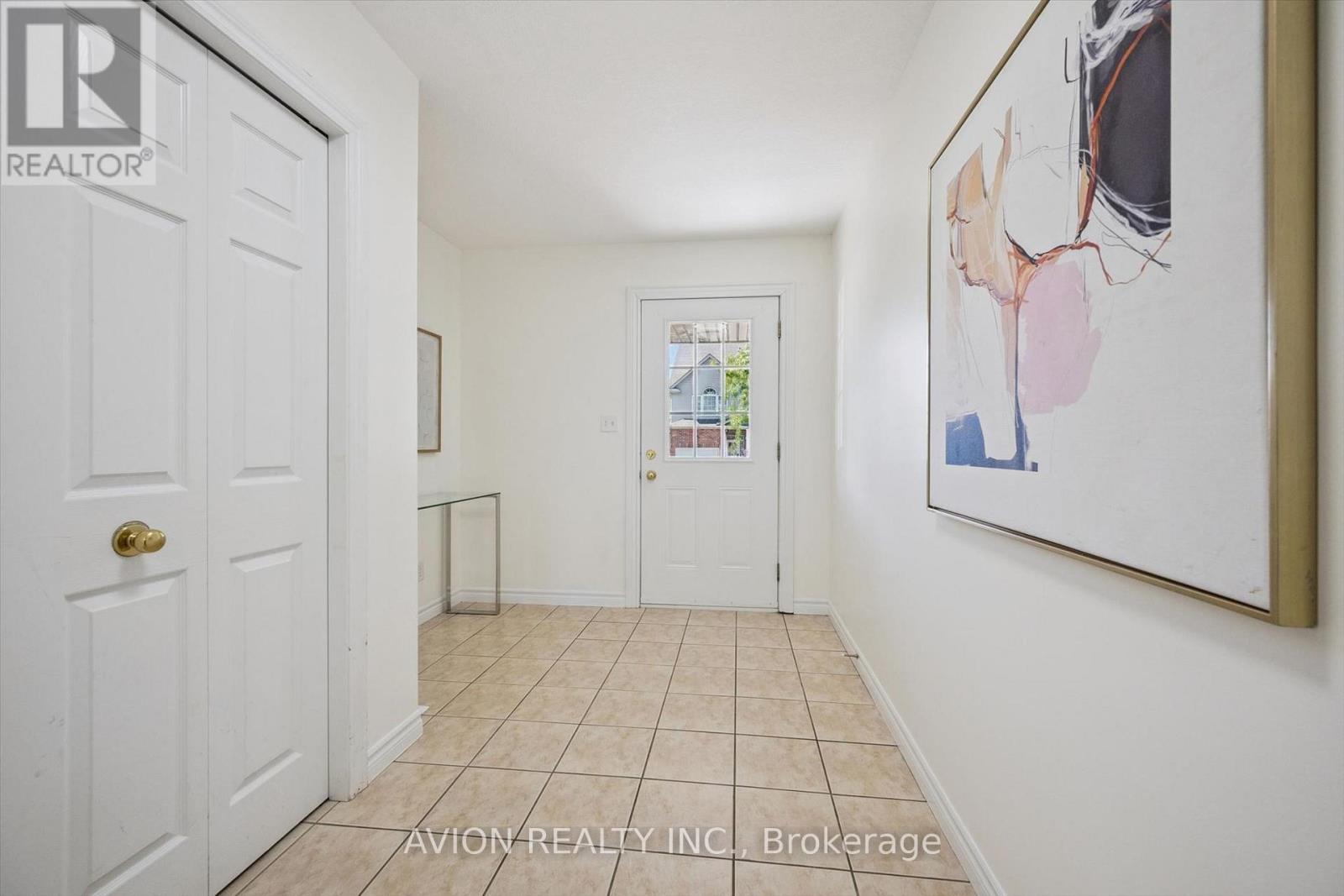 206 BUTTERCUP COURT