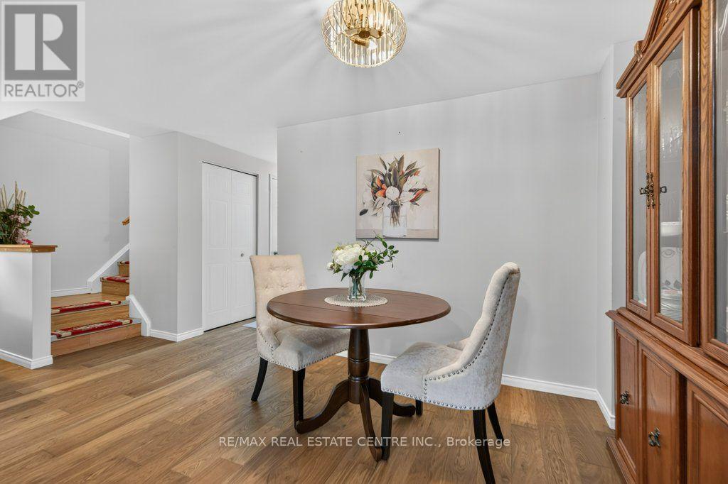 67 GRANDRIDGE CRESCENT