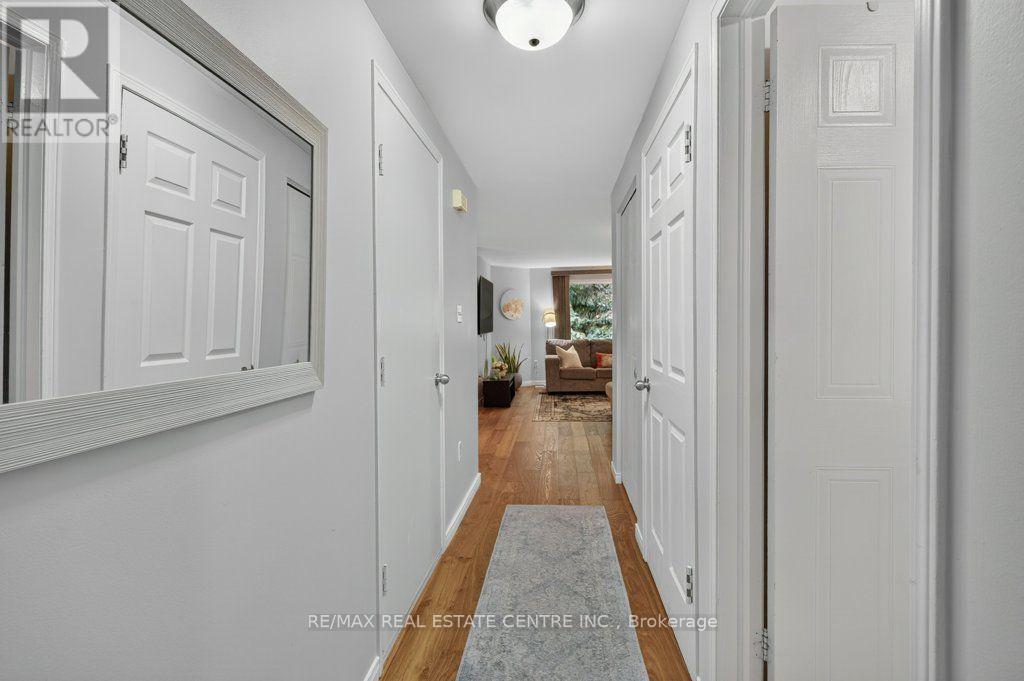 67 GRANDRIDGE CRESCENT