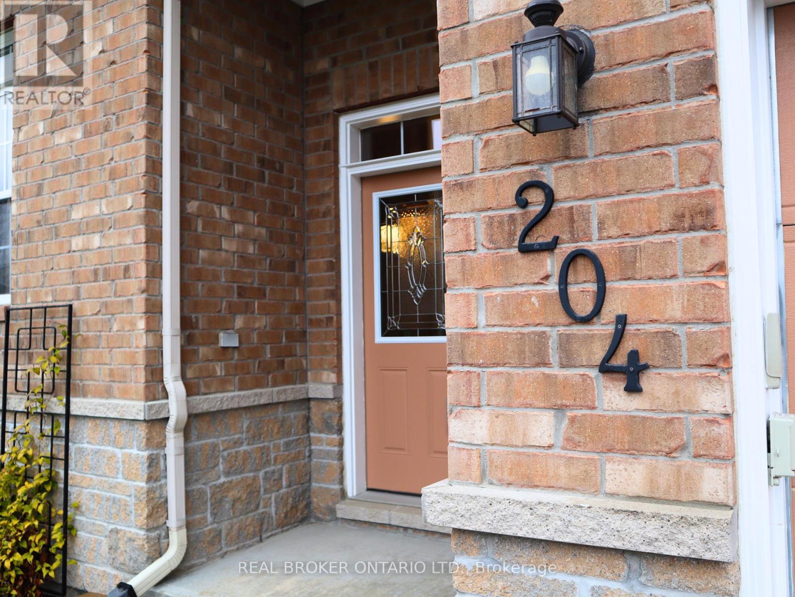204 HILLPARK HIGH STREET
