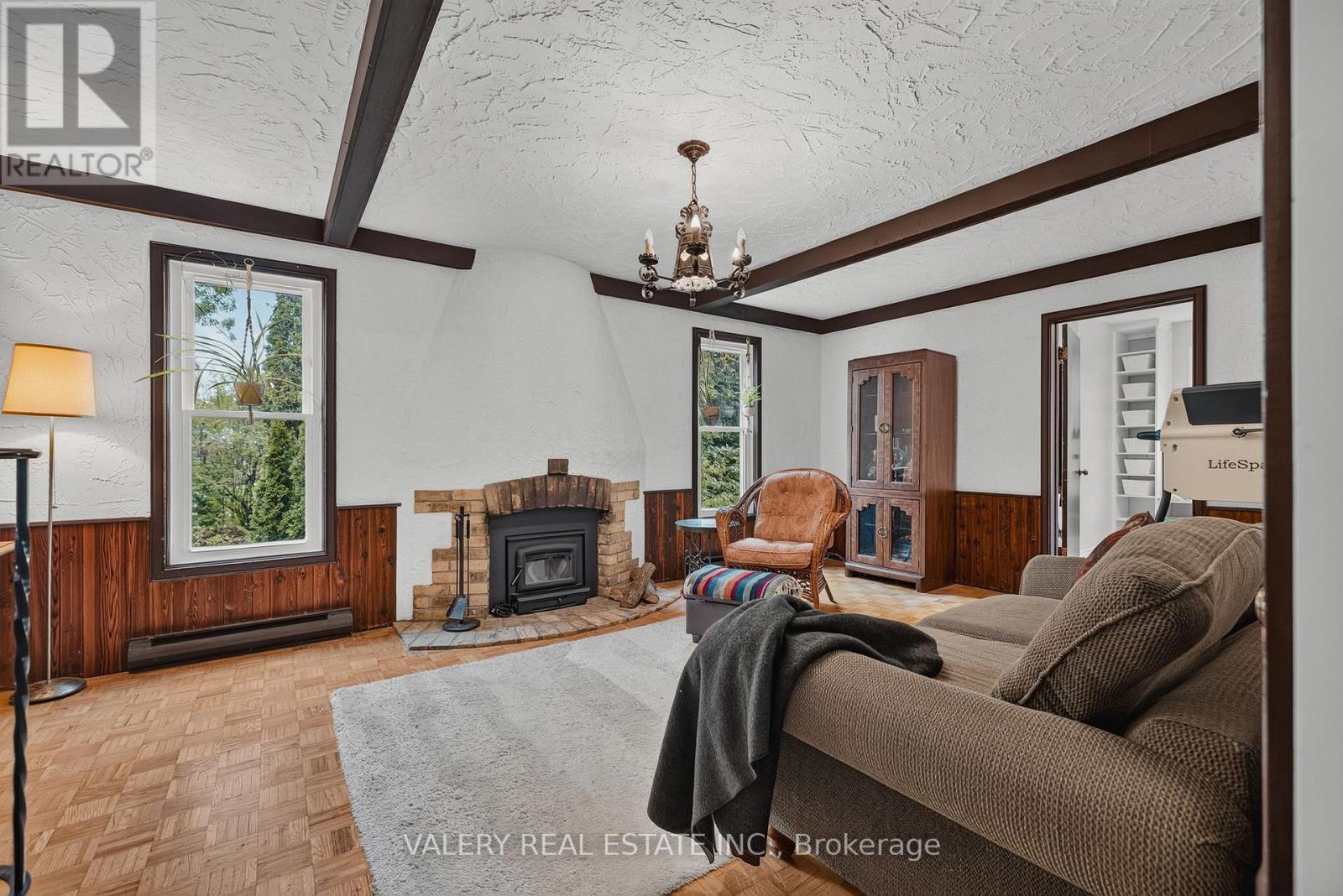 325 COLERIDGE DRIVE