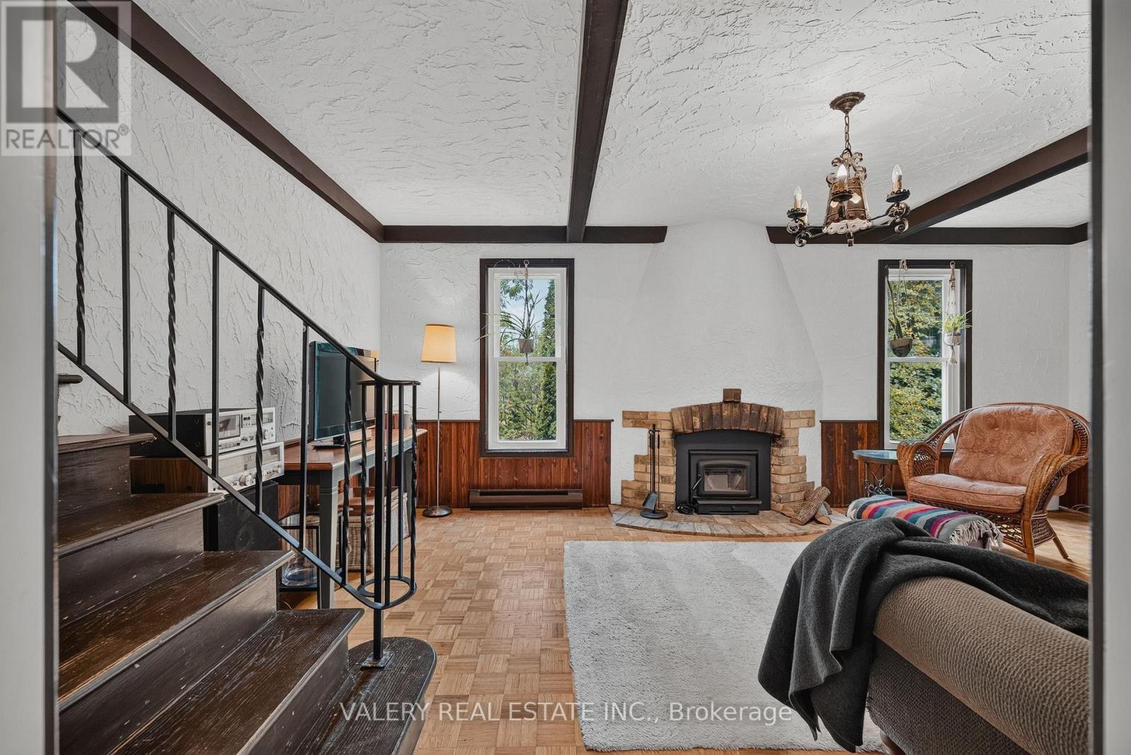 325 COLERIDGE DRIVE