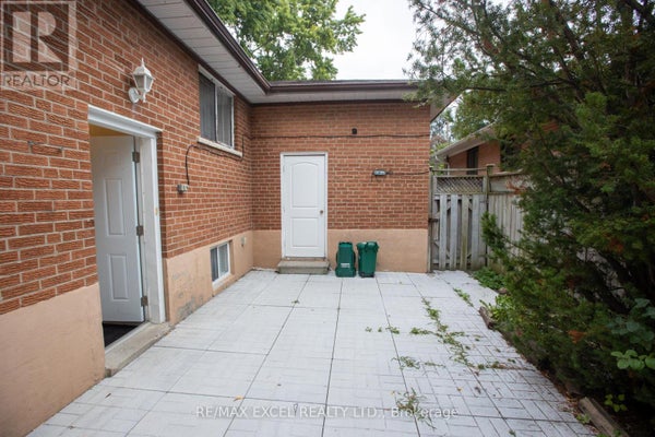387 Crosby Ave, Richmond Hill (Crosby), ON 2