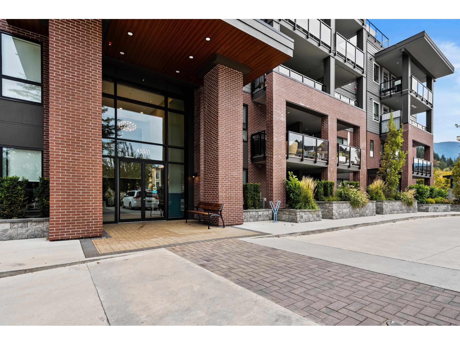307 45511 CAMPUS DRIVE, Garrison Crossing