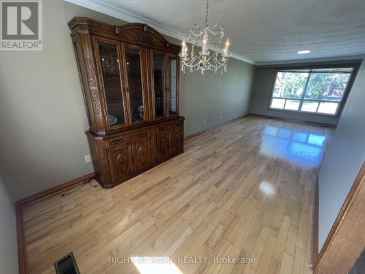 9 Dewlane Dr, Toronto (Newtonbrook West), ON 5