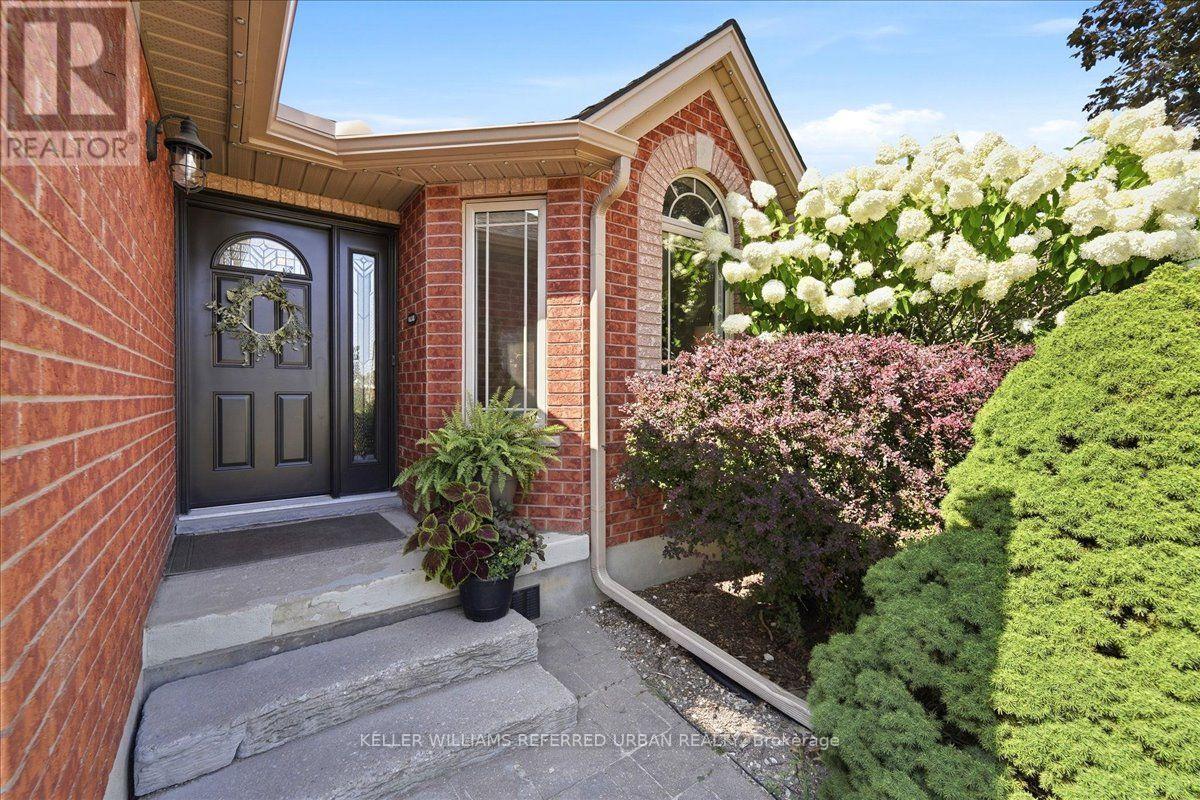 900 KEEWATIN PLACE