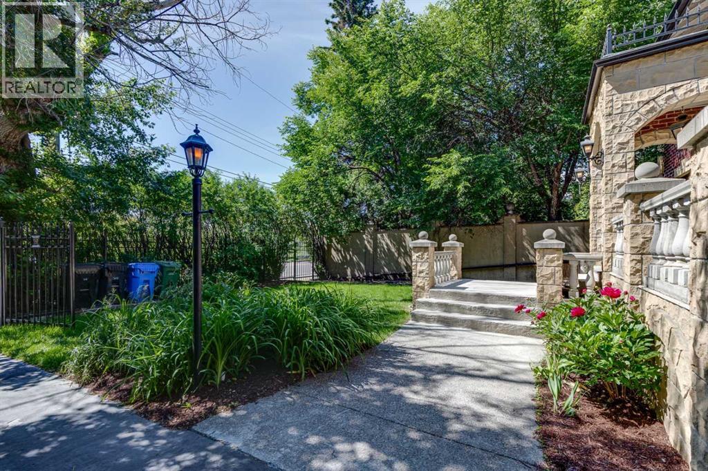 628 Elbow Drive SW