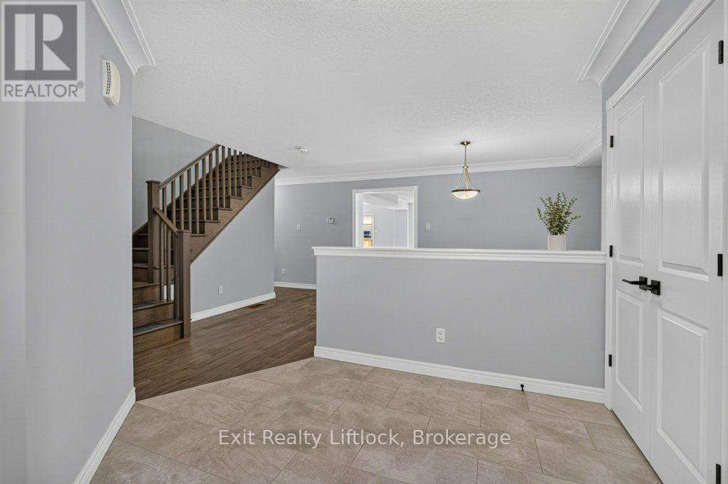 41 MARYANN LANE - Photo 4