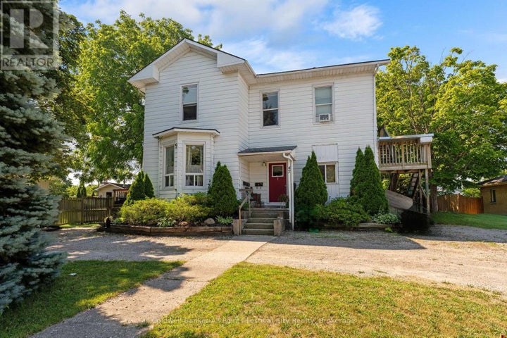 Photo 1 of 38 — 47 ELGIN AVENUE W, Goderich (Goderich (Town)), ON N7A 2E1