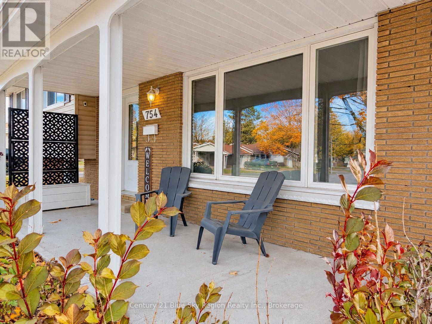 754 BIRCHWOOD ROAD