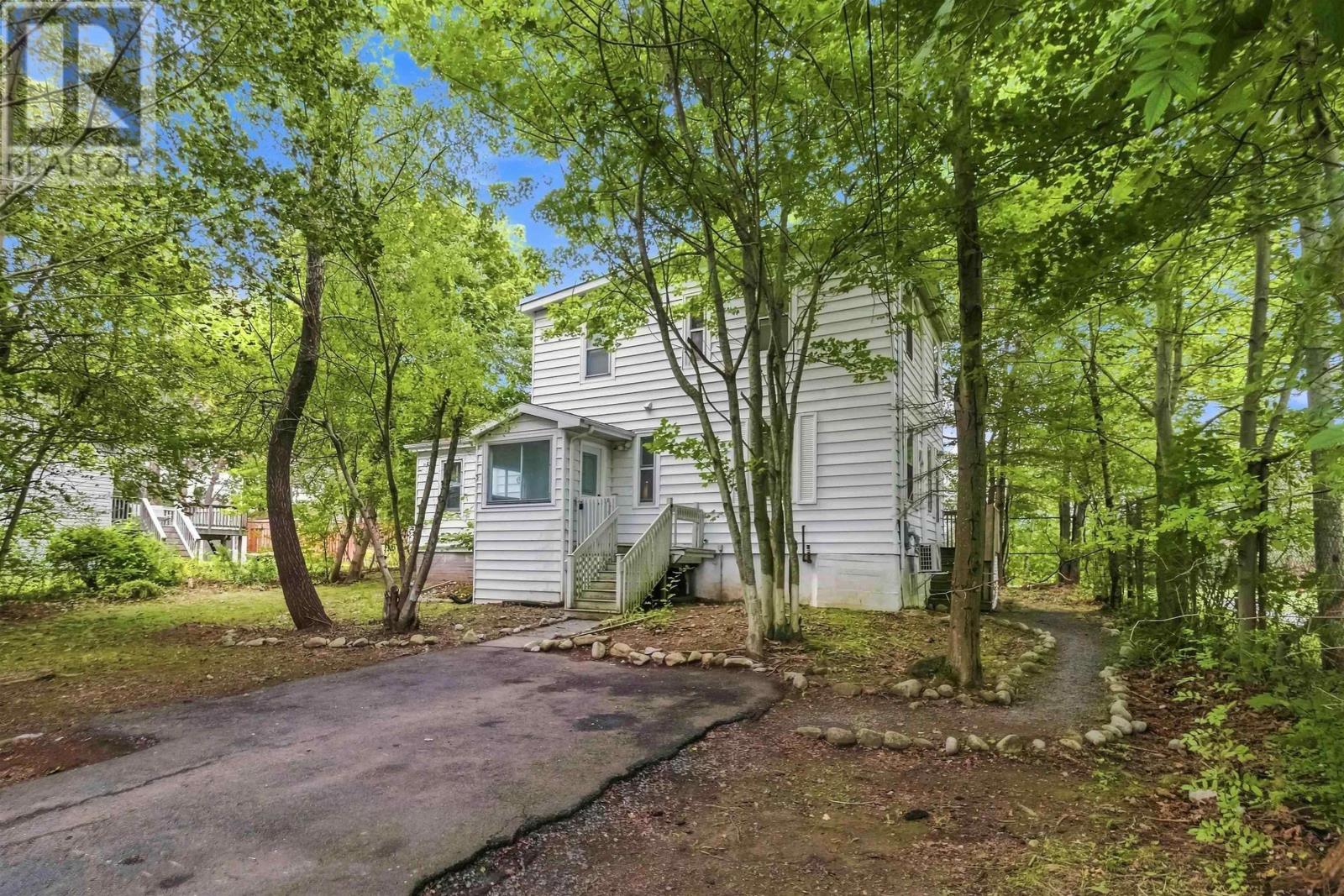 8 Franklyn Street - Photo 2