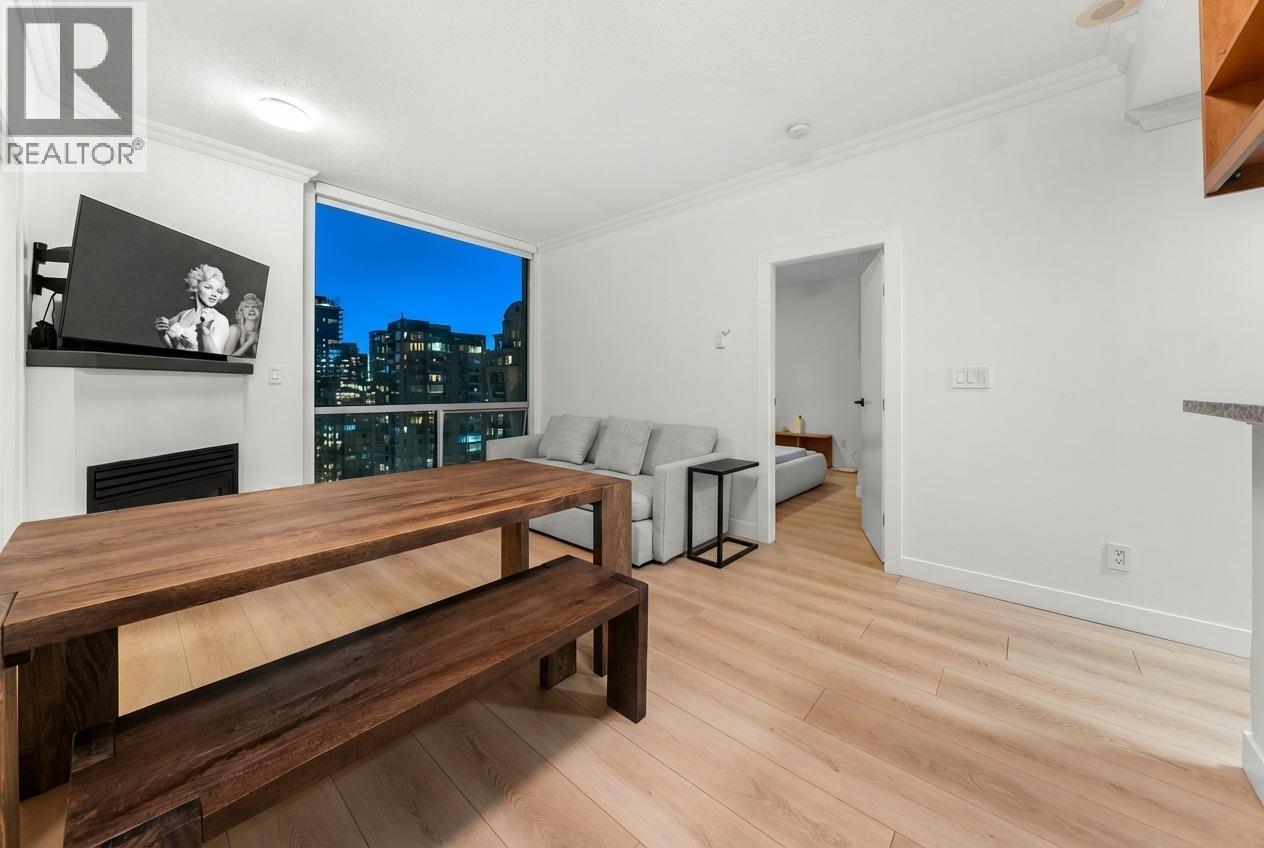 1805 928 RICHARDS STREET