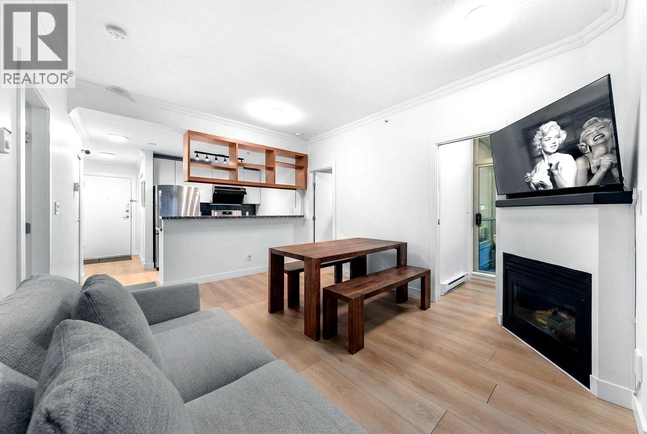 1805 928 RICHARDS STREET