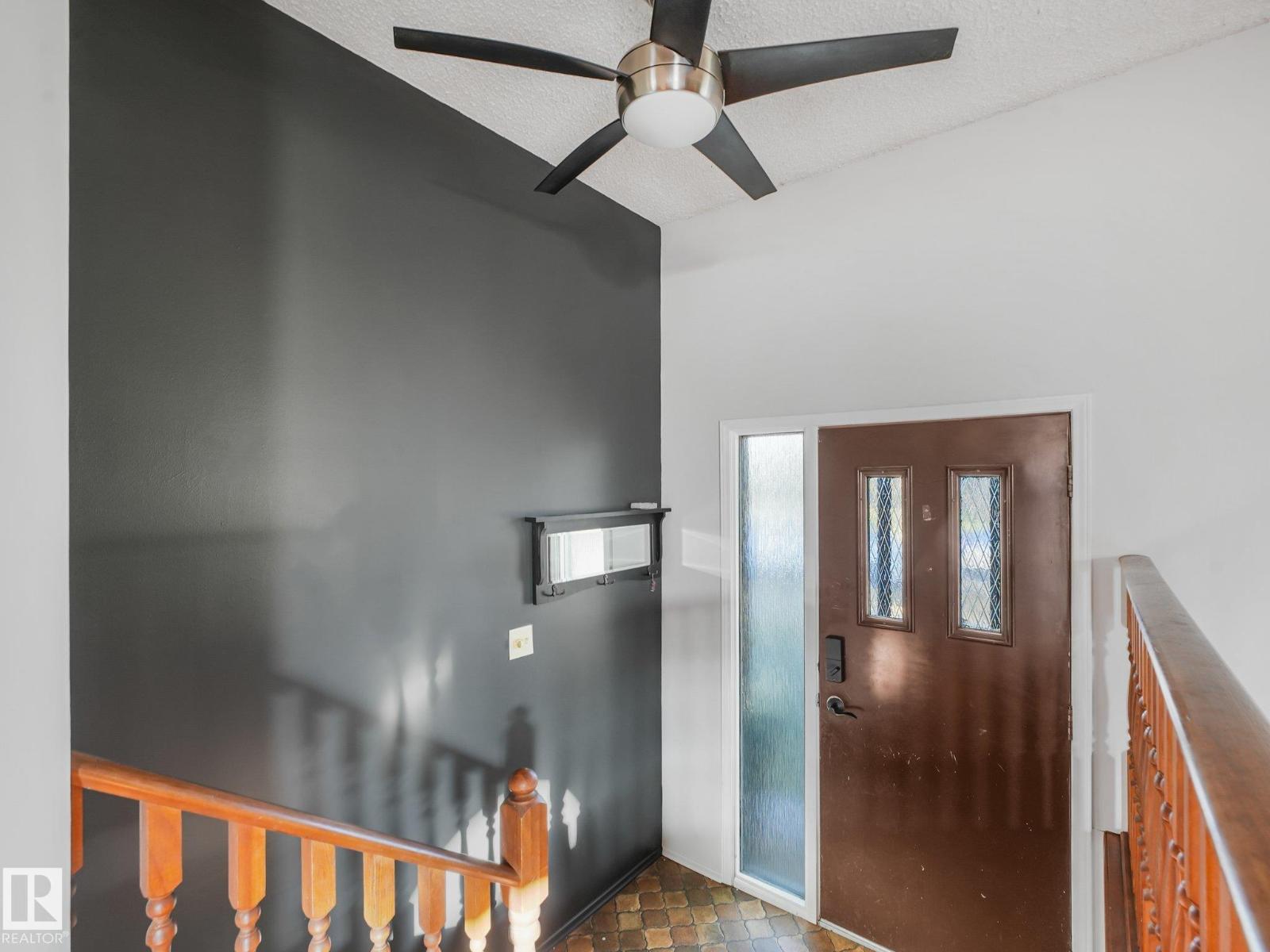 9511 64 AV NW