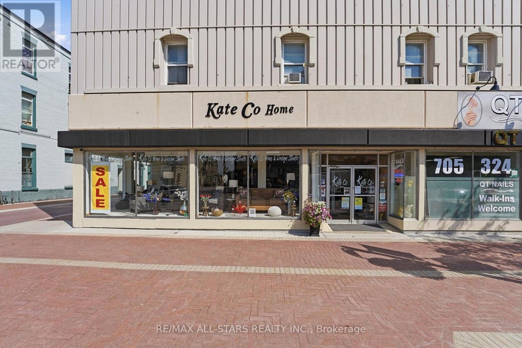 32 KENT STREET