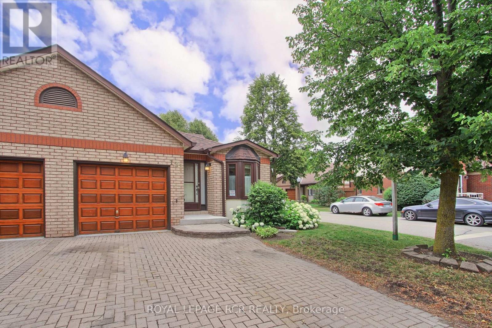 16 - 121 GREEN BRIAR ROAD