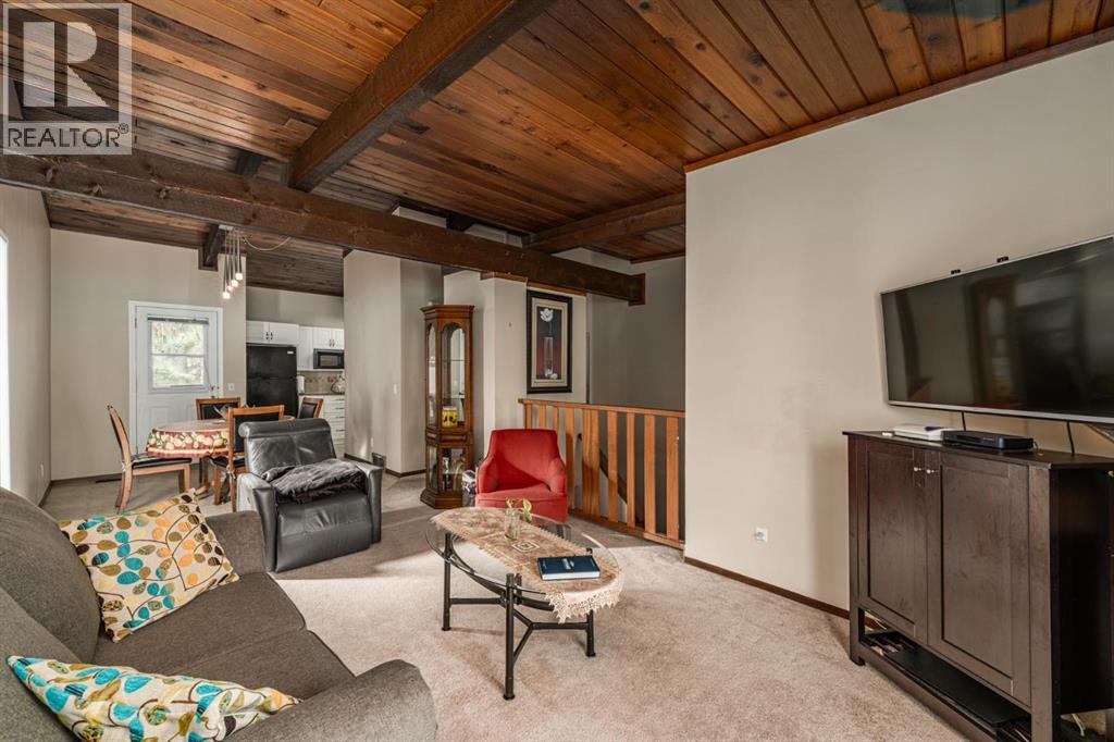 125 Oaktree Lane SW