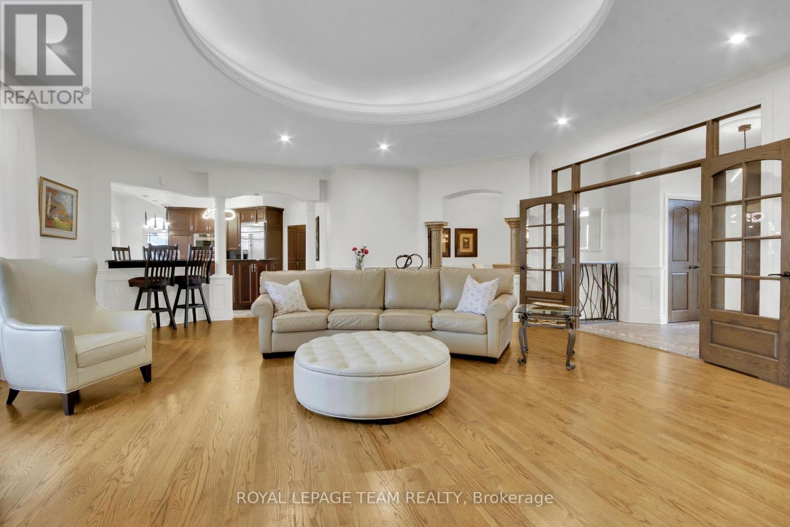 5591 MANOTICK MAIN STREET