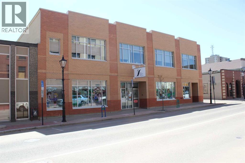 657 3 STREET SE, MEDICINE HAT, AB T1A 0H4 - Image 3089576093.jpeg?d=l