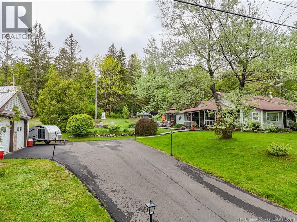 398 Tweedside Road - Photo 3