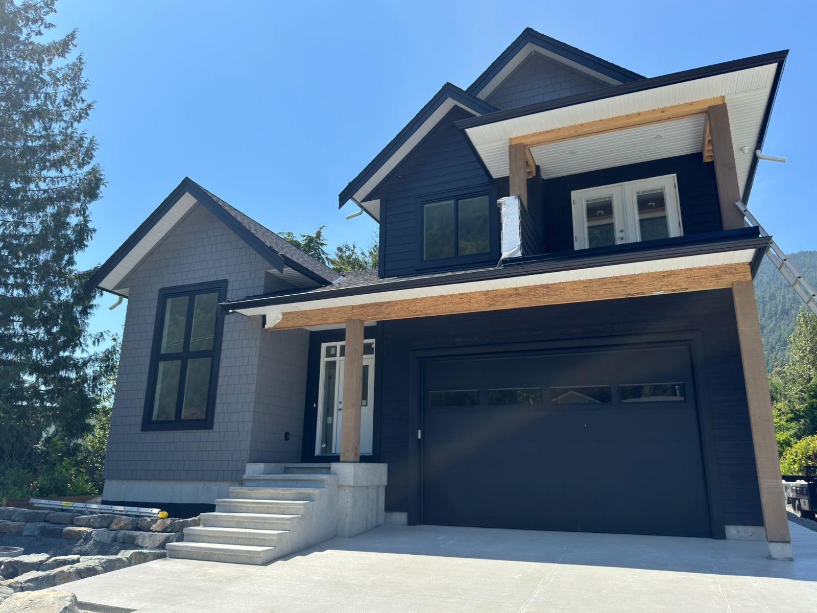 396 EAGLE STREET, Harrison Hot Springs