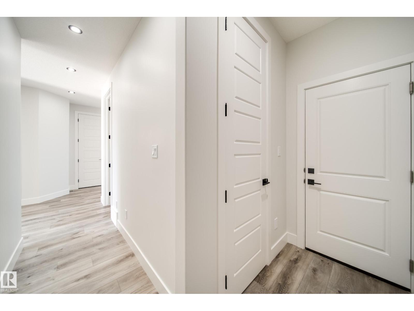8515 183 AV NW