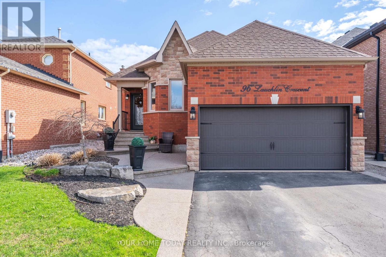 96 LAUCHLIN CRESCENT