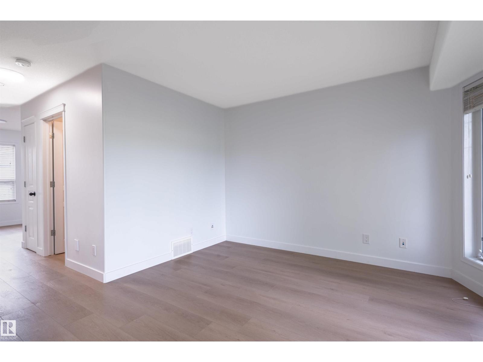404 HEMINGWAY RD NW