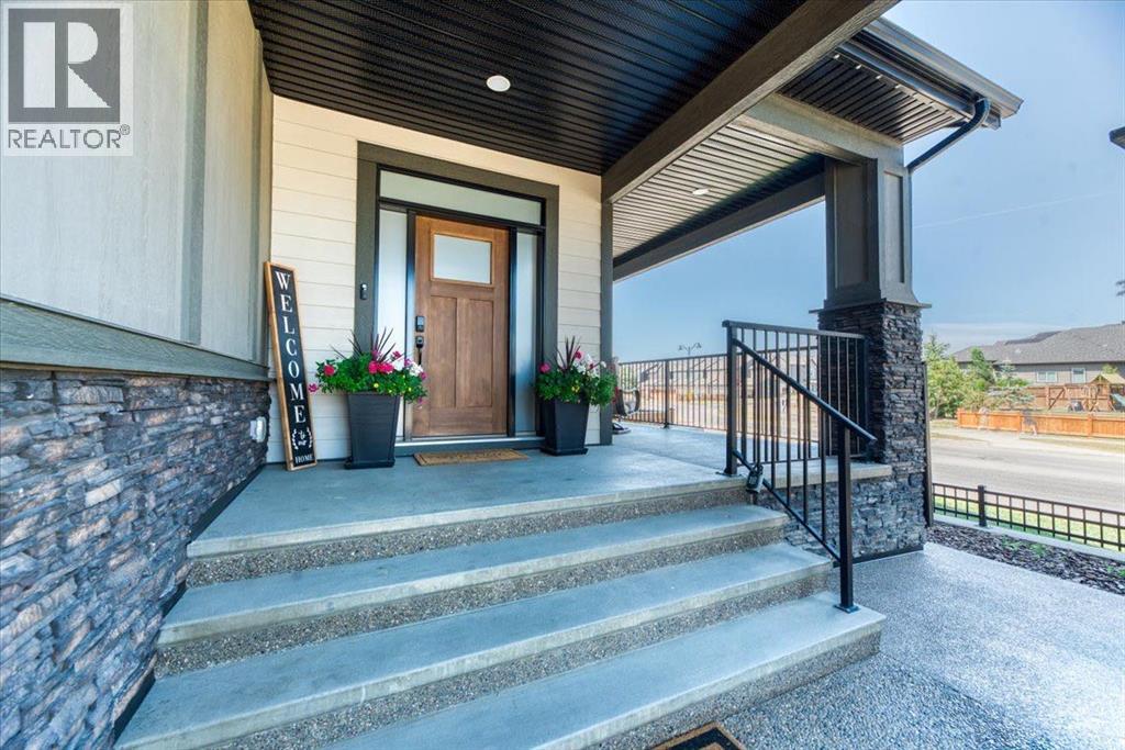 6 Legacy Woods Crescent SE