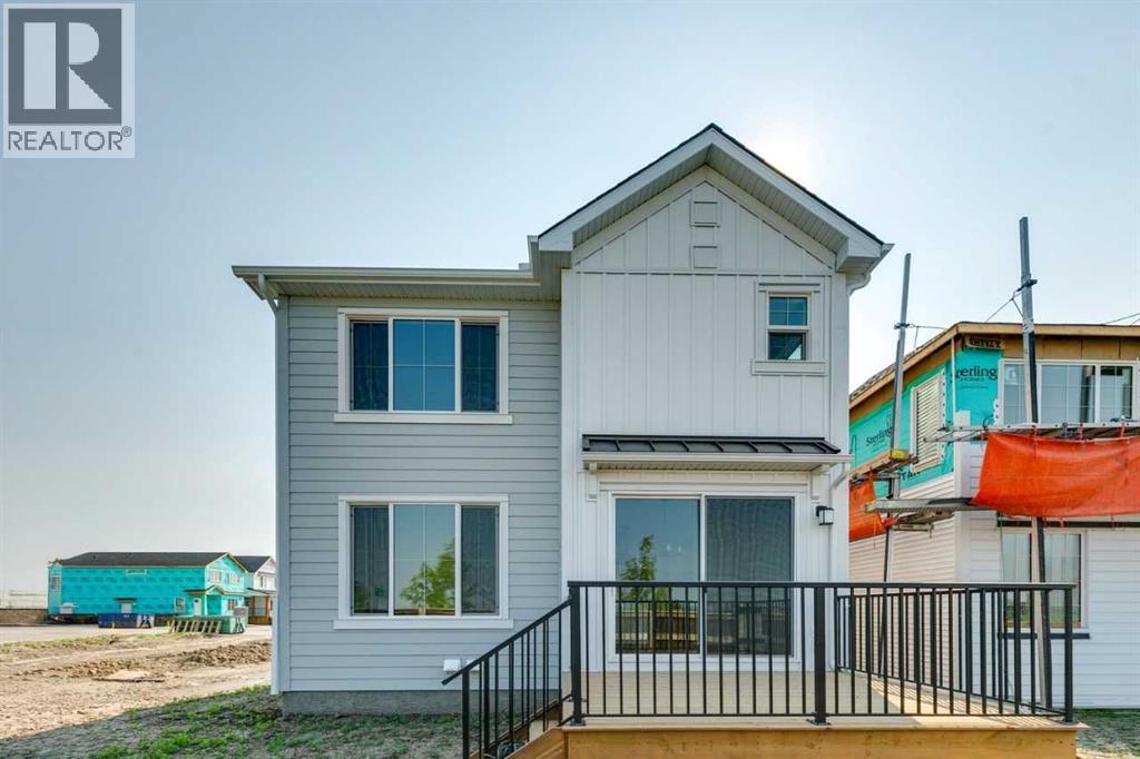 532 Buffaloberry Manor SE