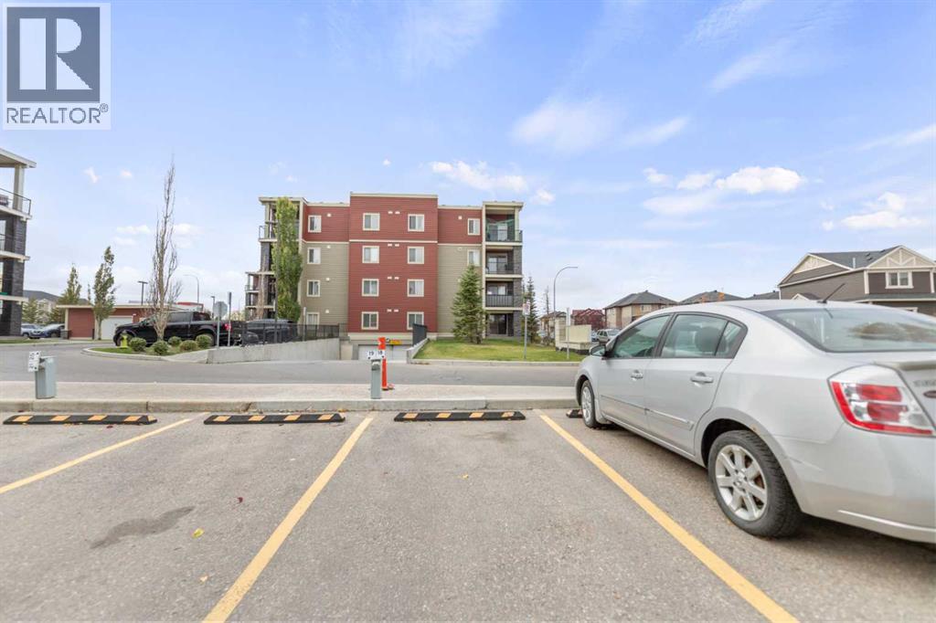 210, 15 Saddlestone Way NE