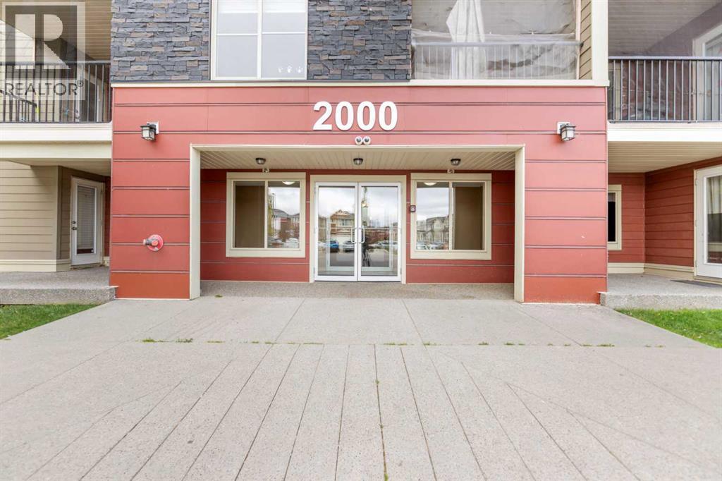 210, 15 Saddlestone Way NE