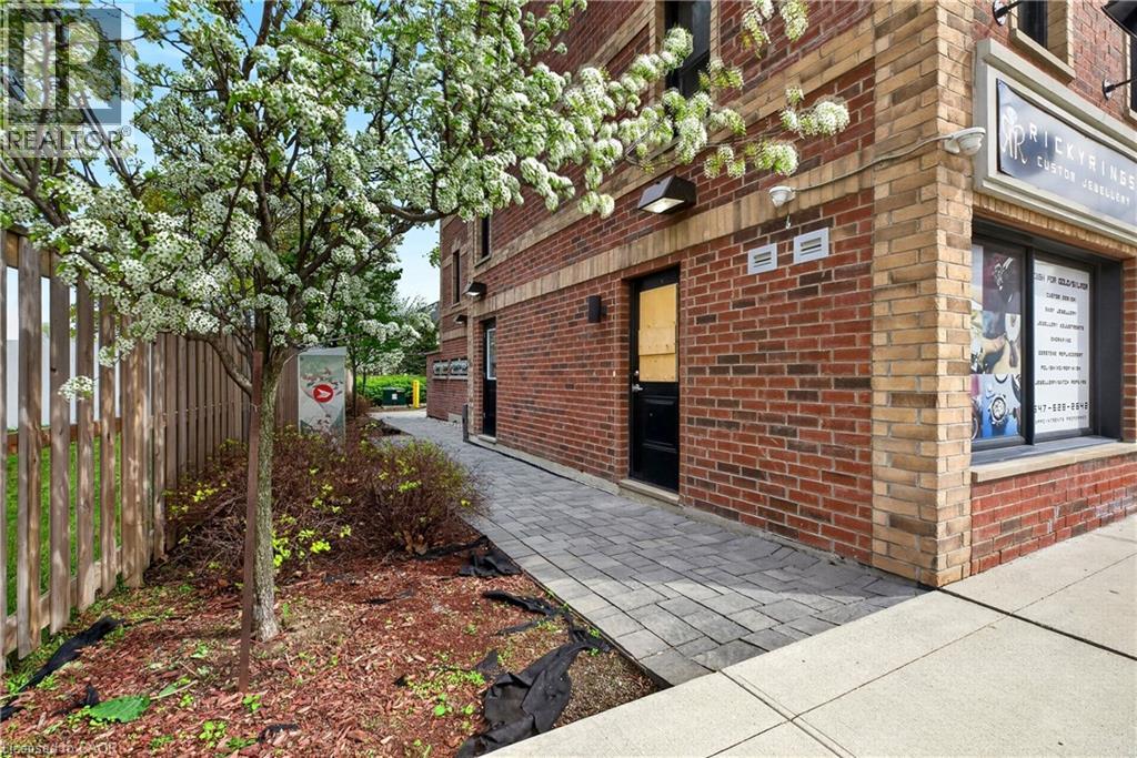 760 LAKESHORE Road E Unit# 201