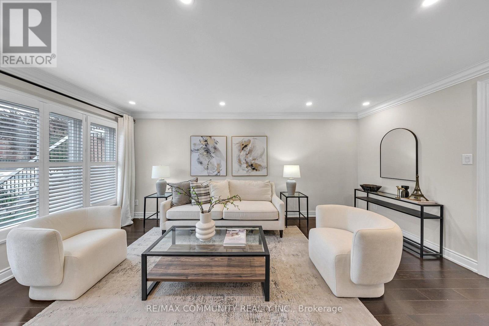 43 FIELDWOOD DRIVE