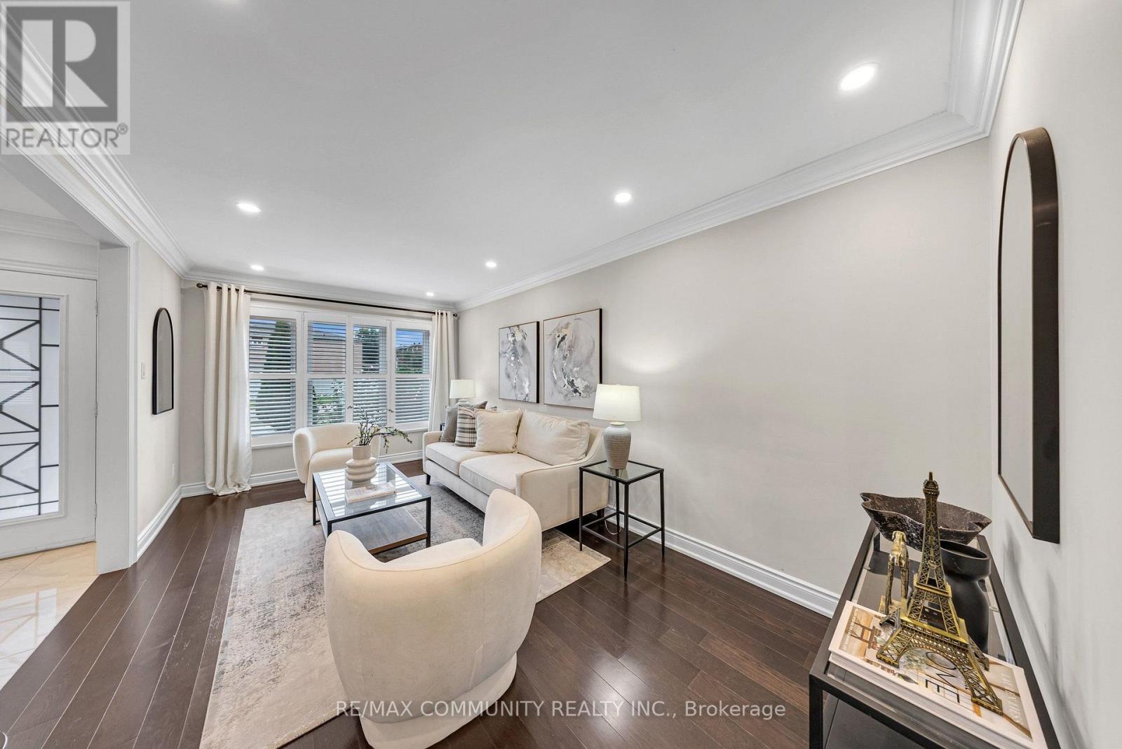 43 FIELDWOOD DRIVE