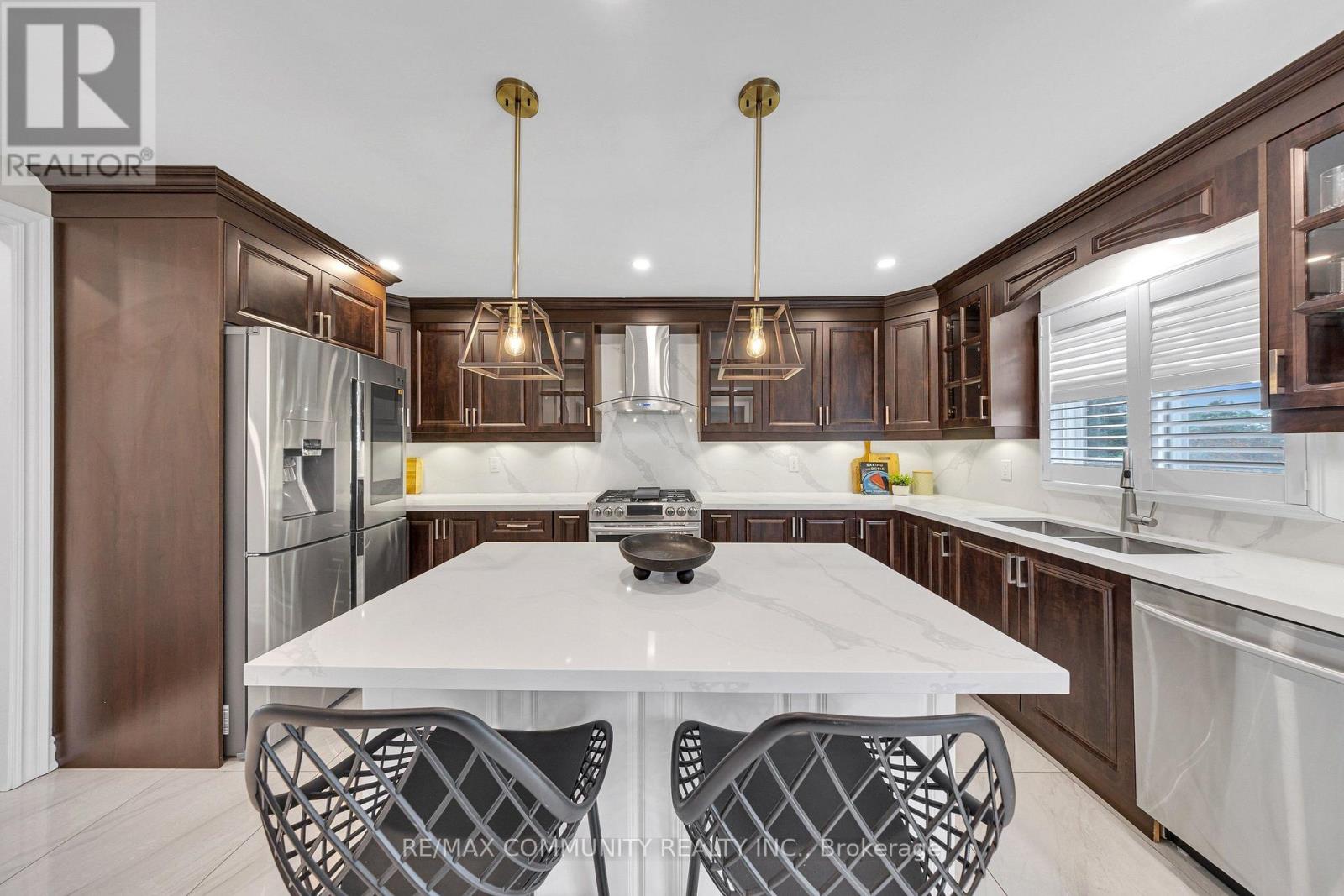 43 FIELDWOOD DRIVE