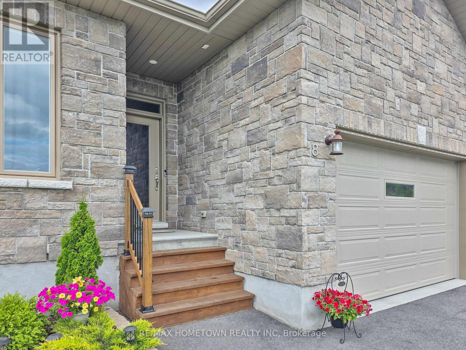 8 BILLINGS AVENUE W