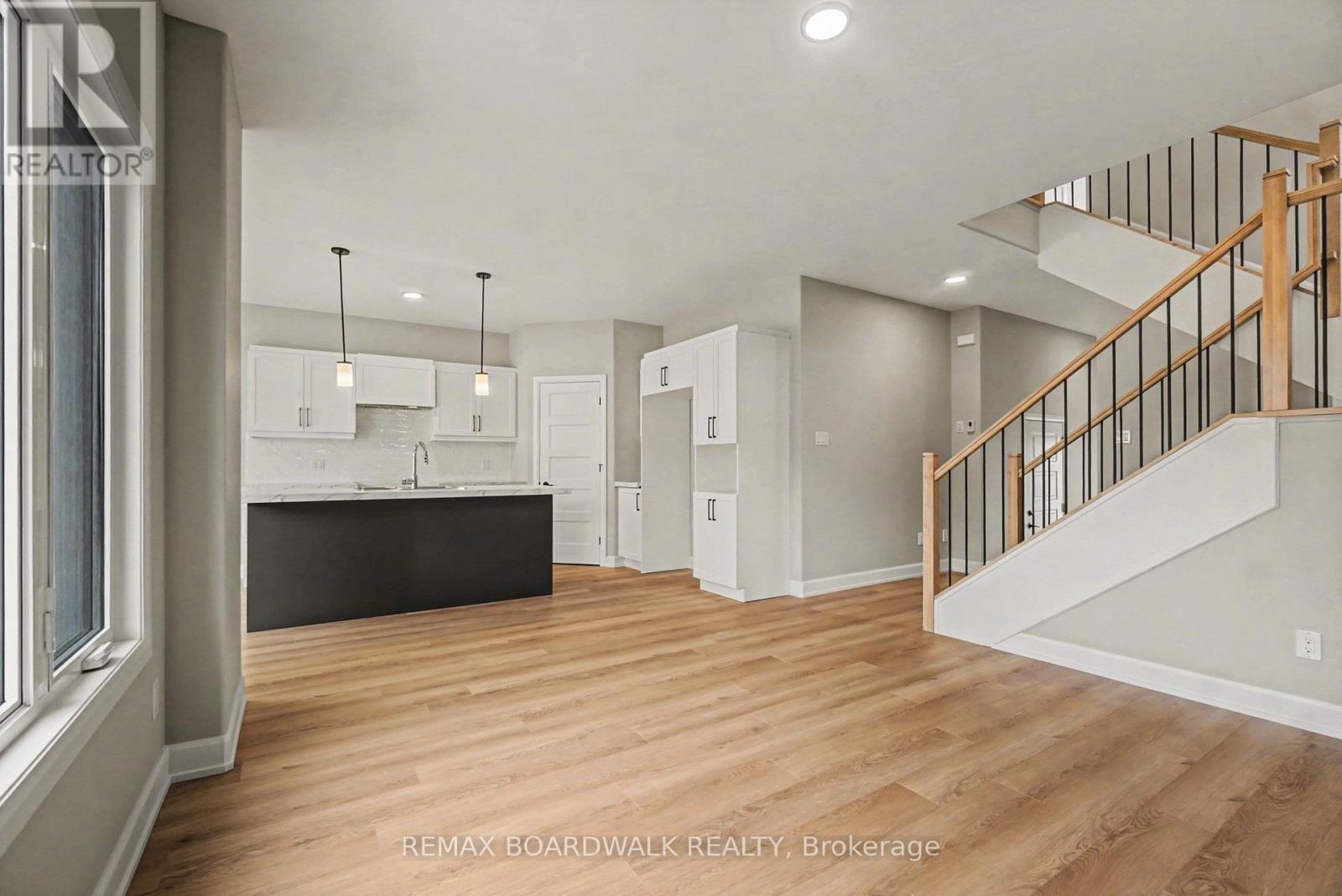 404 FALCON LANE