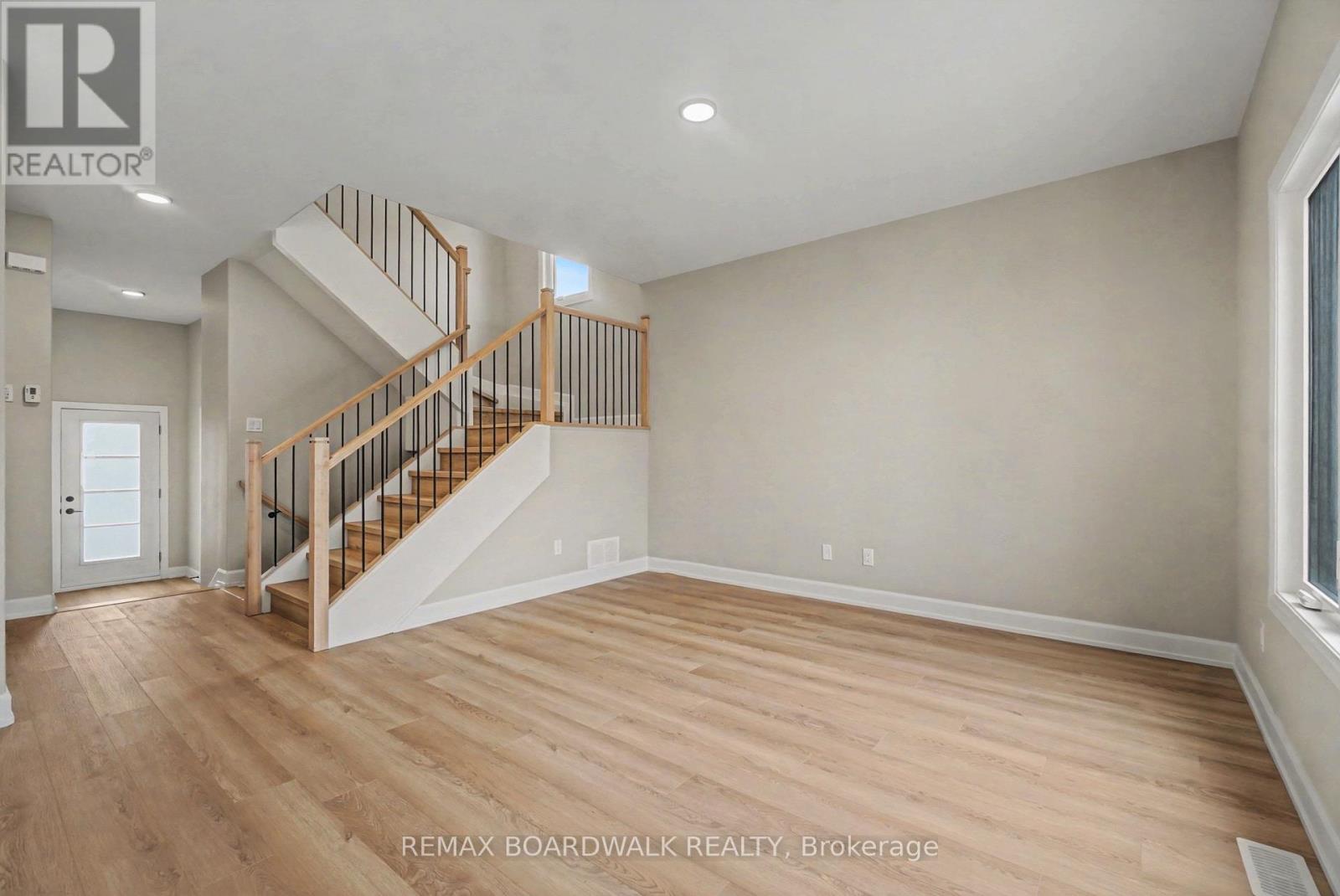 404 FALCON LANE
