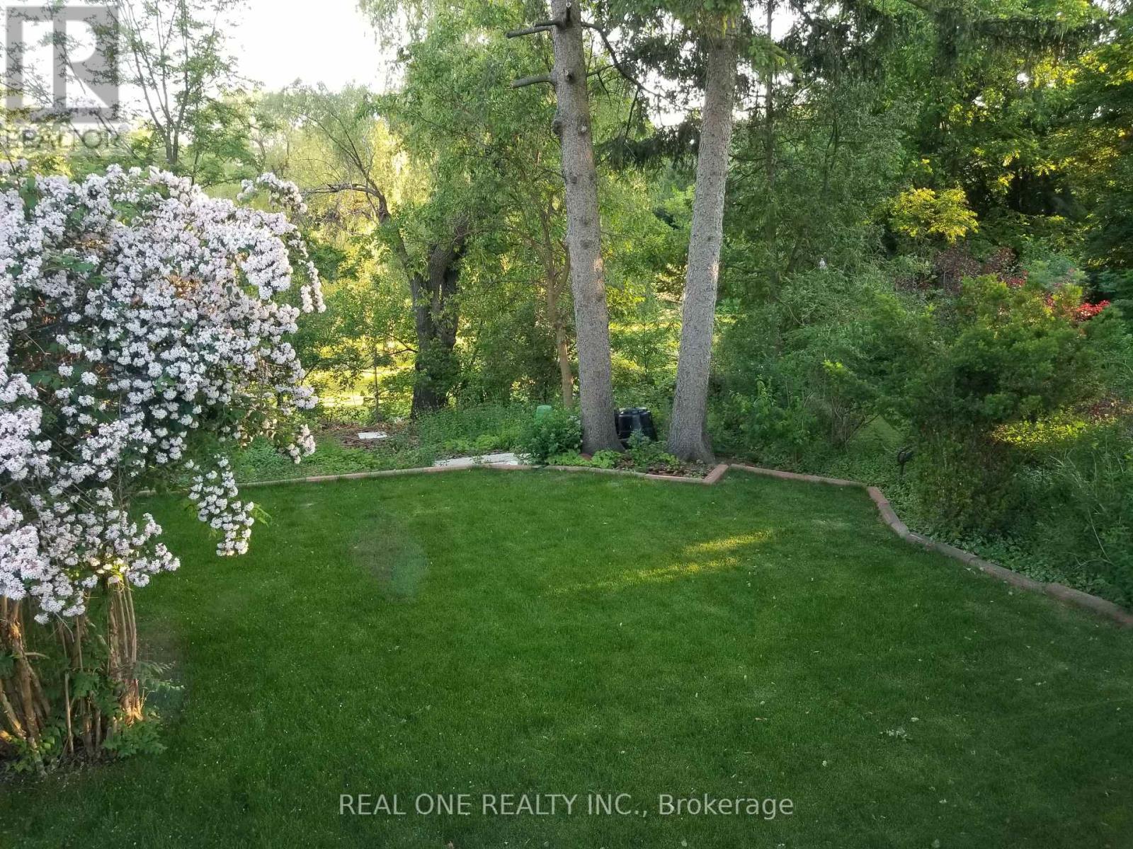 26 APPLEFIELD DRIVE