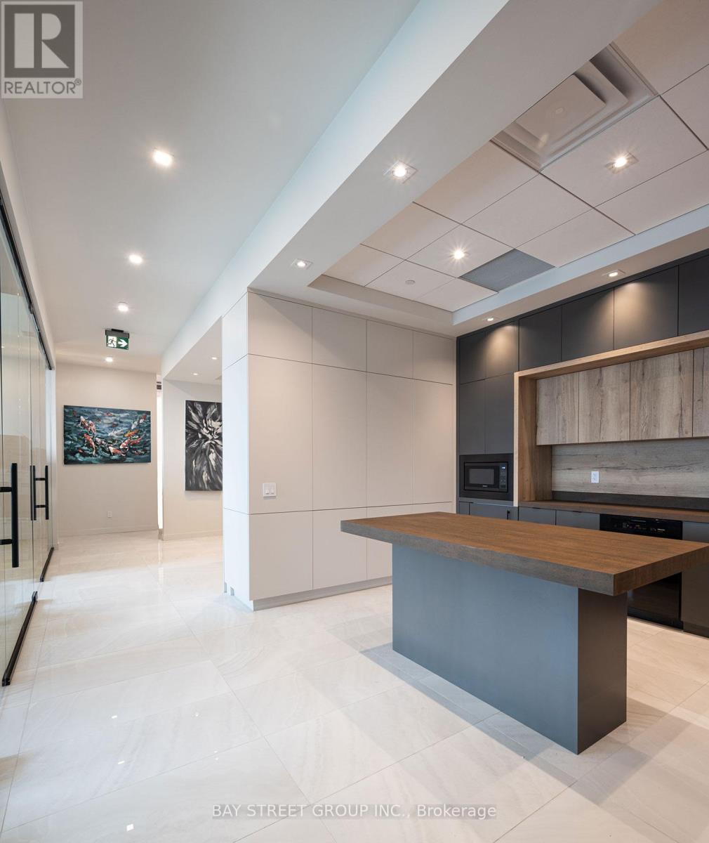 1120 & 1122 - 130 QUEENS QUAY E